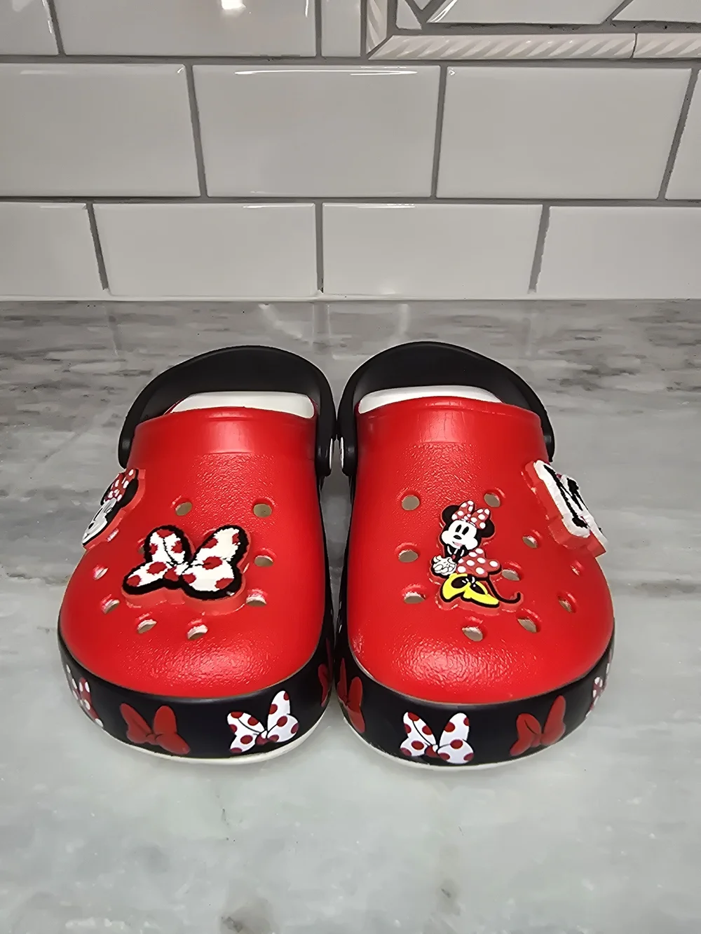 Crocs Disney Minnie Mouse Platform Clogs Red Black Kids C9